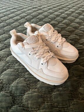 UGG Women's Lo Lomel sneakers